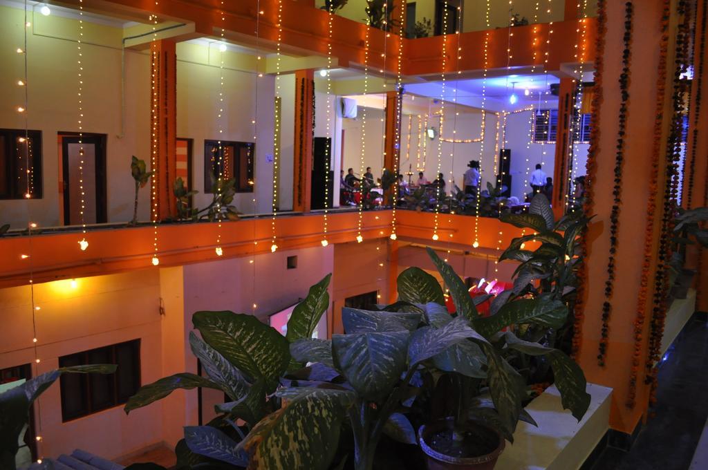 Hotel Maruti Mandapam Jabalpur Ngoại thất bức ảnh